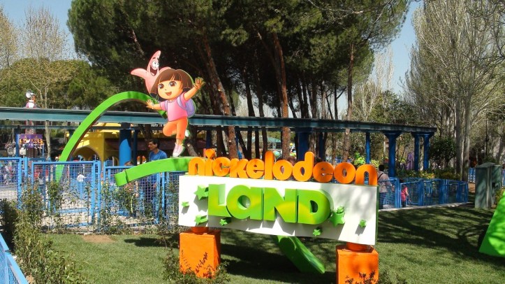 Nickelodeon-Land-at-Parque-de-Atracciones-Entrance-Logo-Theme-Park-Spain-Espana